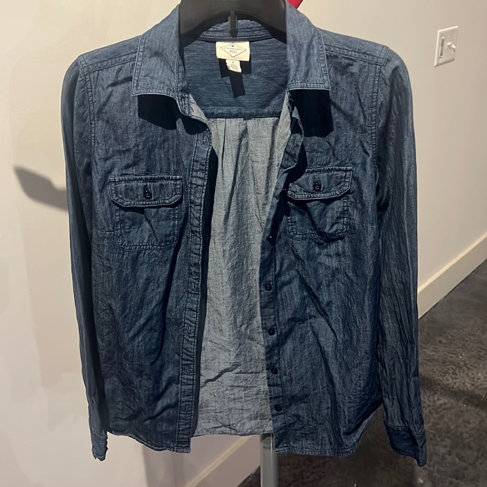 Long Sleeve Women’s Lightweight Button Up Blouse
